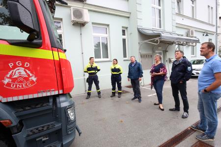 Novi GVC-3 PGD Unec pred občino Cerknica 12 FOTO LJUBO VUKELIČ